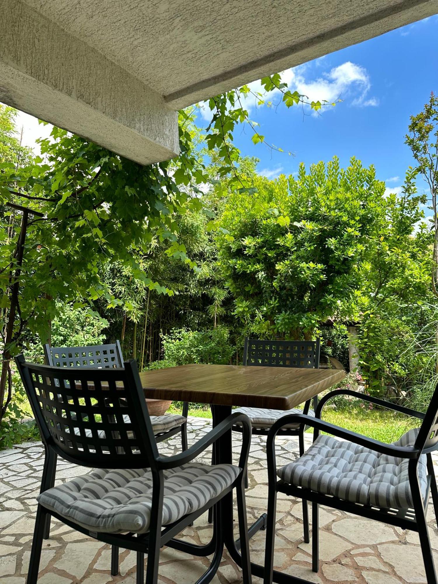 דירות לובראן Secret Garden House מראה חיצוני תמונה